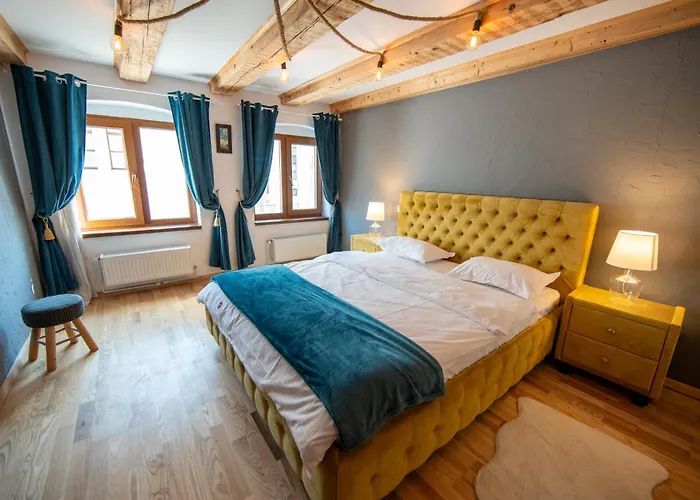 Barrique 15 - Breakfast At Restaurant & Minibar - Old Town Apartment Brașov