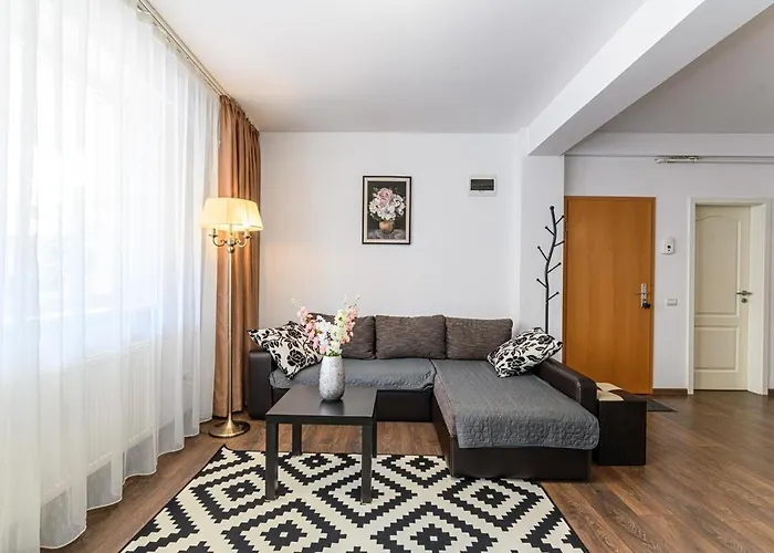 Brasov Hillside Suite Near City Center