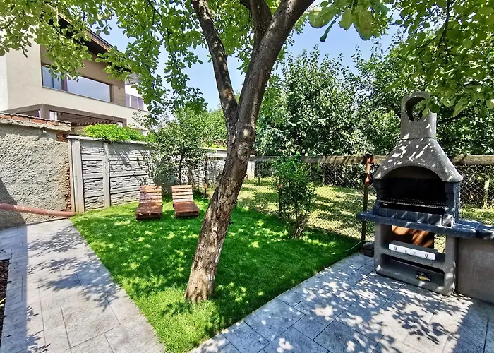 Cozy Corner Guesthouse - Civic Center, Free Parking, Garden With Bbq Brașov