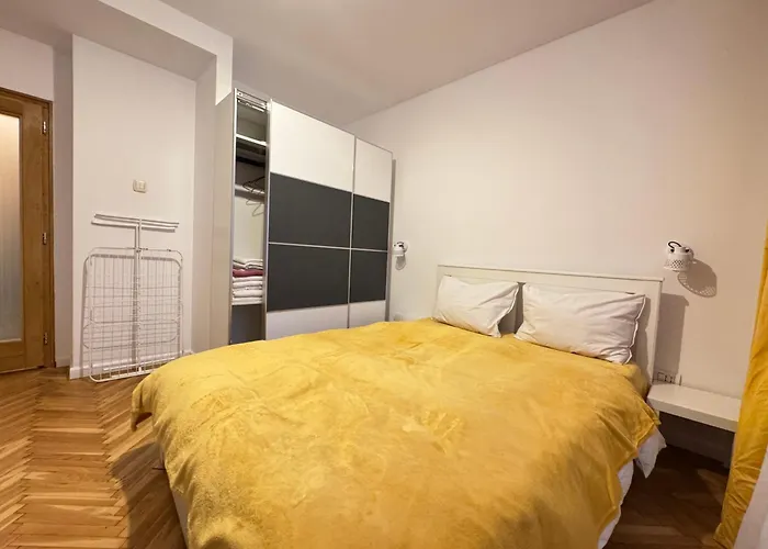 City View Apartment In Center Of Brasov, Afi